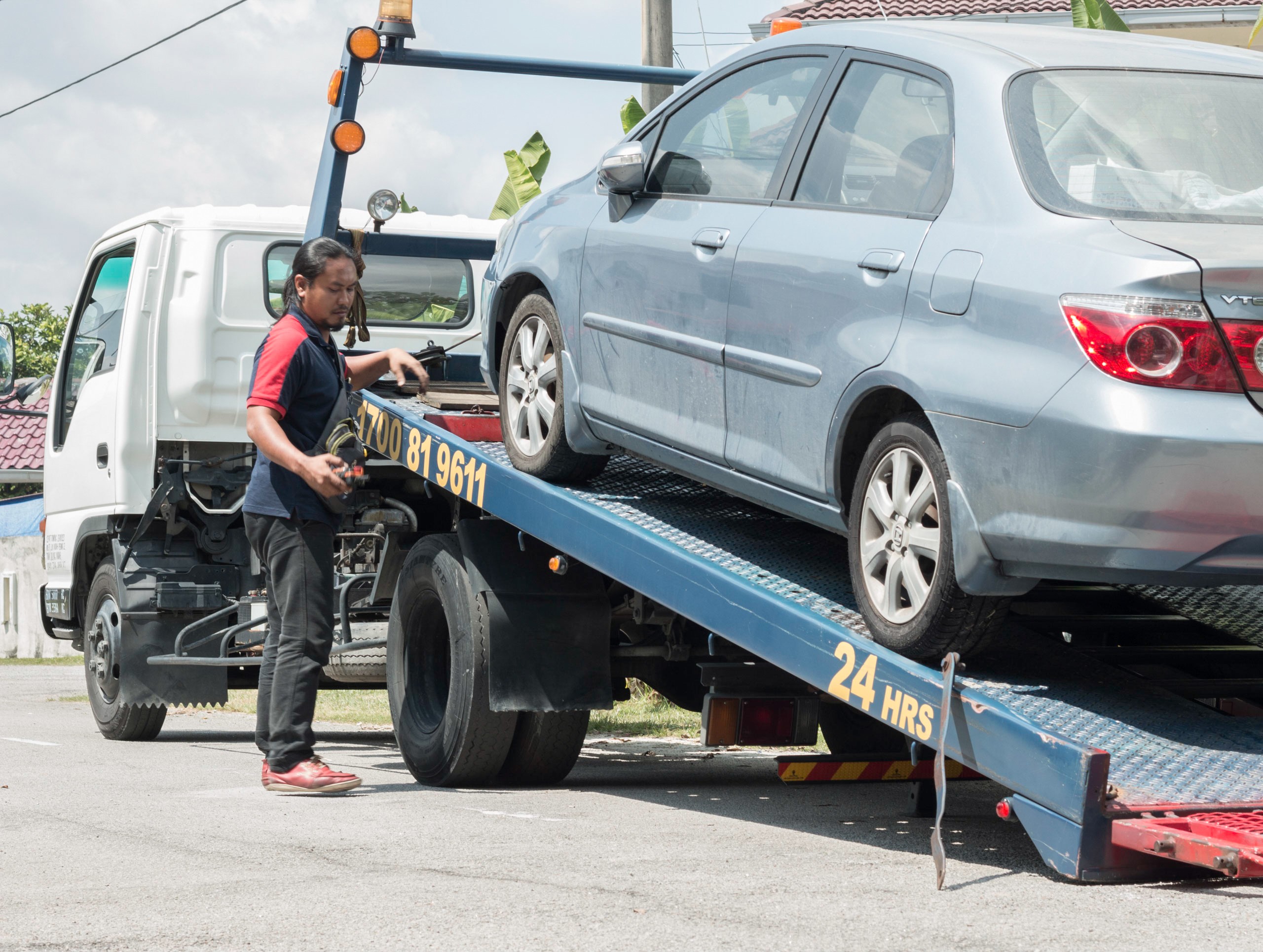 new orleans impound lot phone number