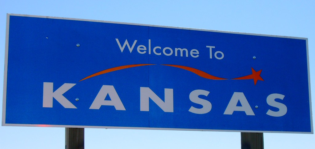 How To Sell A Car in Kansas: Guide to Paperwork and Documents