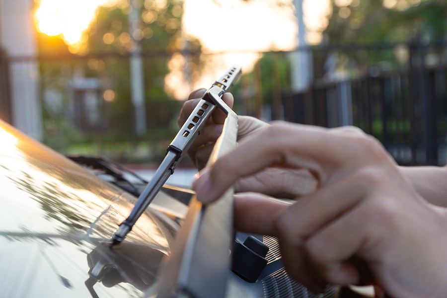 How to Change Windshield Wiper Blades