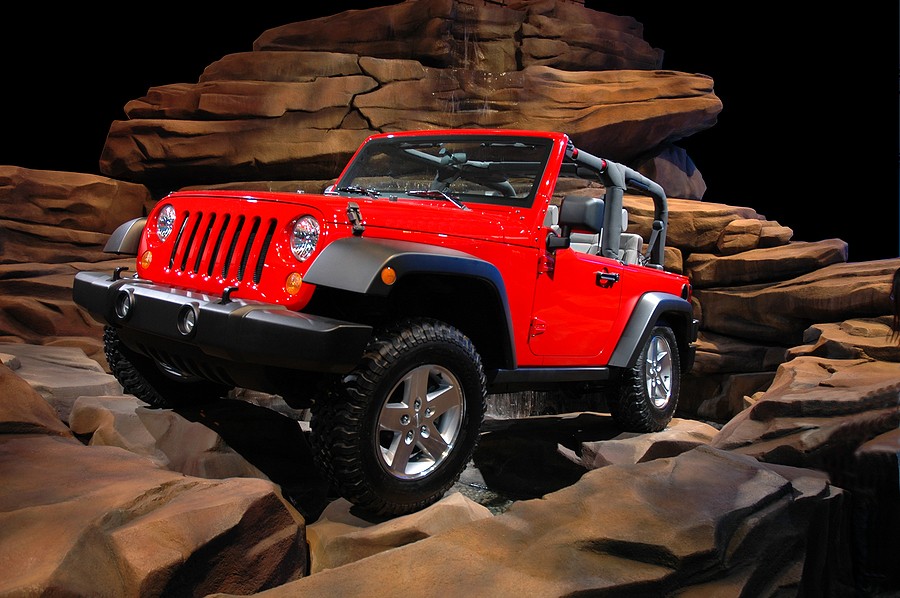 Better Buy: Jeep Wrangler vs. Ford Bronco? 