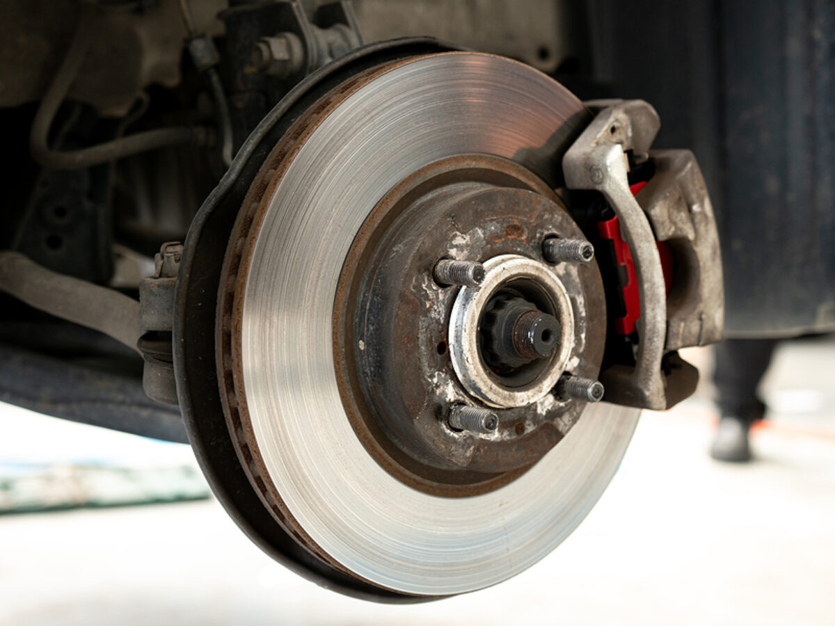 Brake Pads worn Peugeot 407. Деформированный тормозной диск. Коробление тормозных дисков. Brake Pads worn down BMW e65 ошибка.