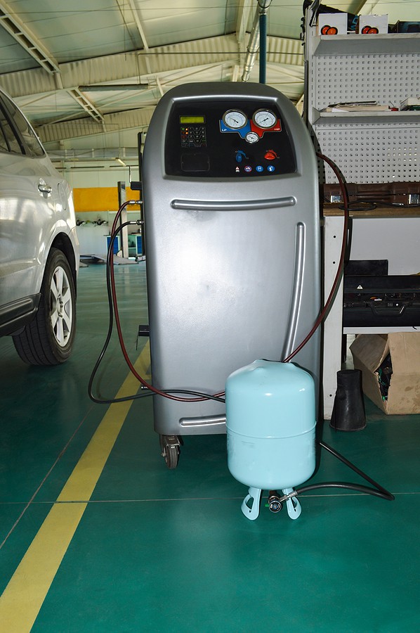 Freon For Your Car - This Refrigerant Keeps The Cabin Cool On Hot Days! 