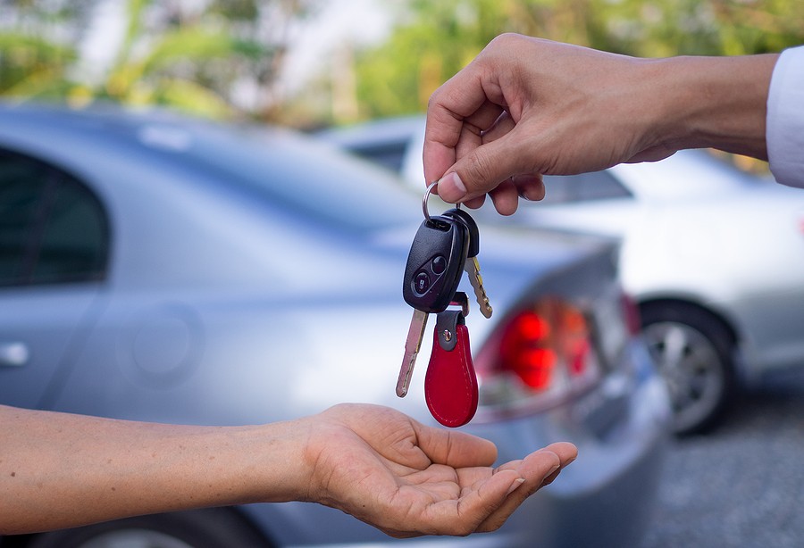 Should I Trade-in My Car or Sell It Myself? Here Is the Right Answer! 