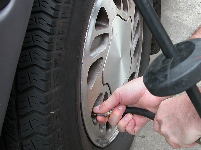 Tire Pressure Warning Lights Illuminating: What Does it Mean and How Do You Deal With It? 