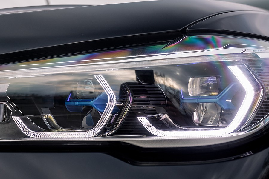 How to Clean Your Headlights for Summer